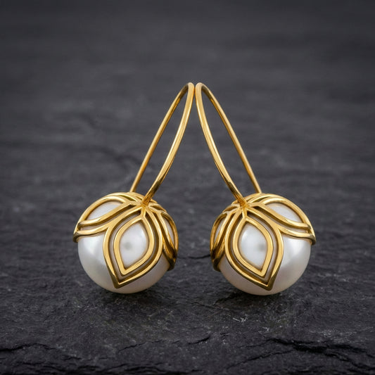 Vintage Elegant Flower Gold Hook Earrings