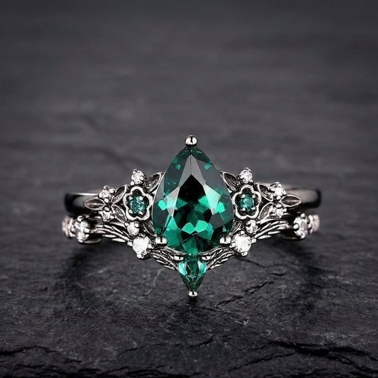Vintage Emerald Flower Ring 11880439