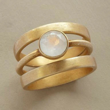 Vintage Gold   Inlaid Moonstone Ring