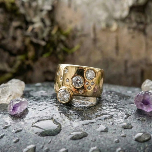 Vintage Gold Inlaid Stones Ring