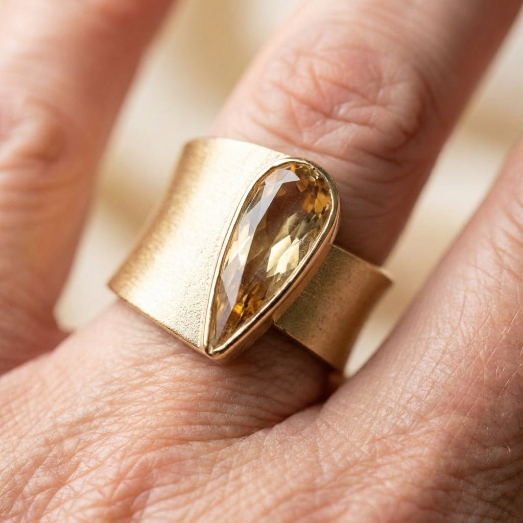 Vintage Gold Oval Ring