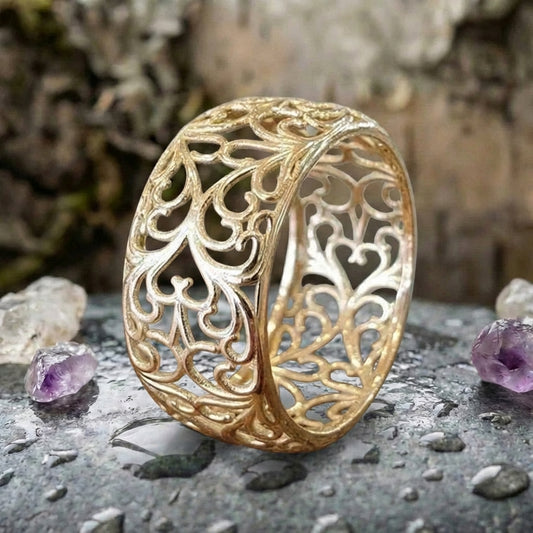 Vintage Golden Hollow Ivy Ring