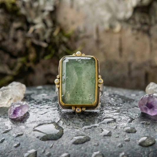 Vintage Green Glass Gold Ring