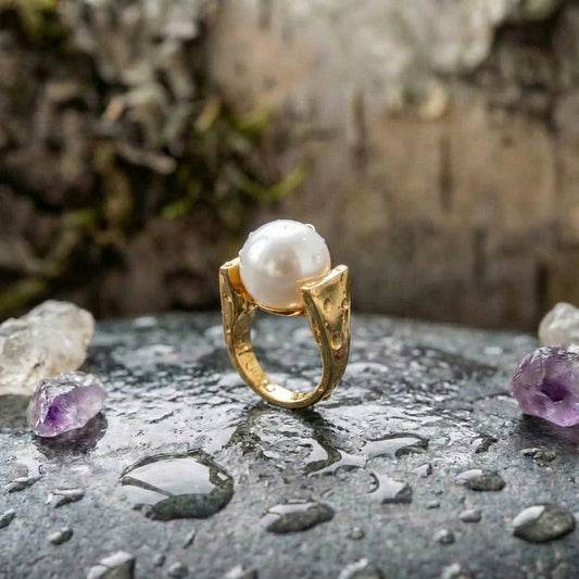 Vintage Inlaid Pearl Golden Ring