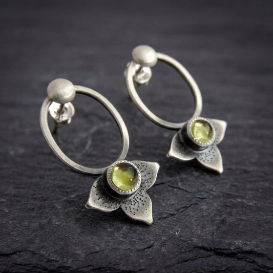 Vintage Peridot Flower Earrings 56210582