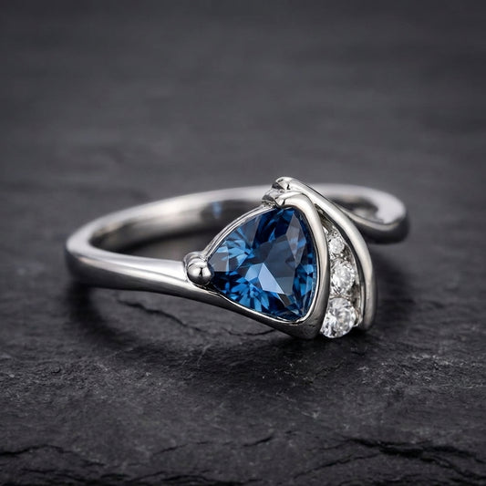 Vintage Silver Blue Trillion Stone Ring