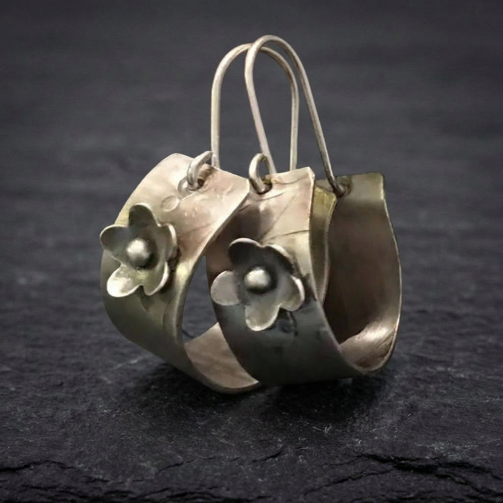 Vintage Silver Flower Earrings 07830639