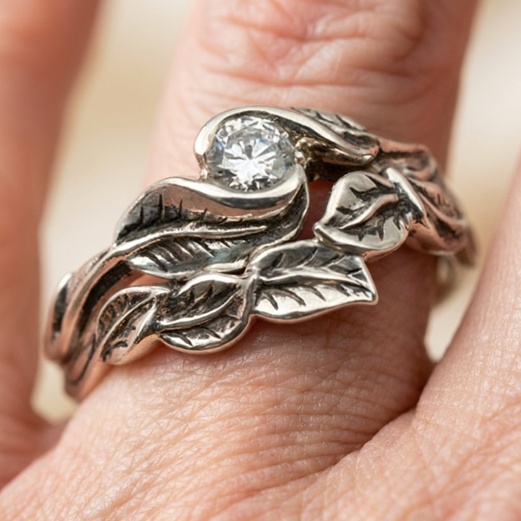 Vintage Silver Leaf Zirconia Ring