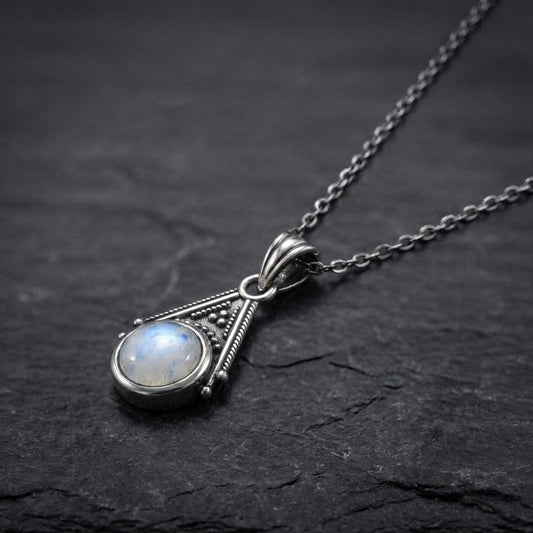 Vintage Silver Moonstone Necklace
