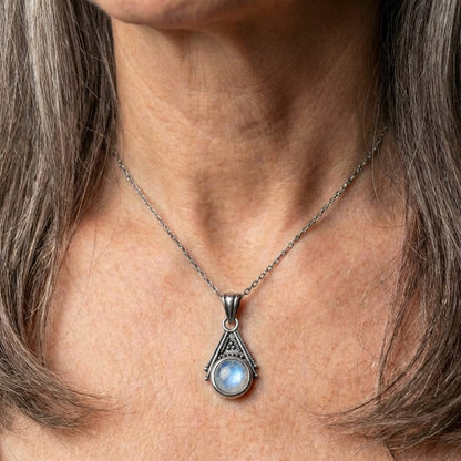 Vintage Silver Moonstone Necklace