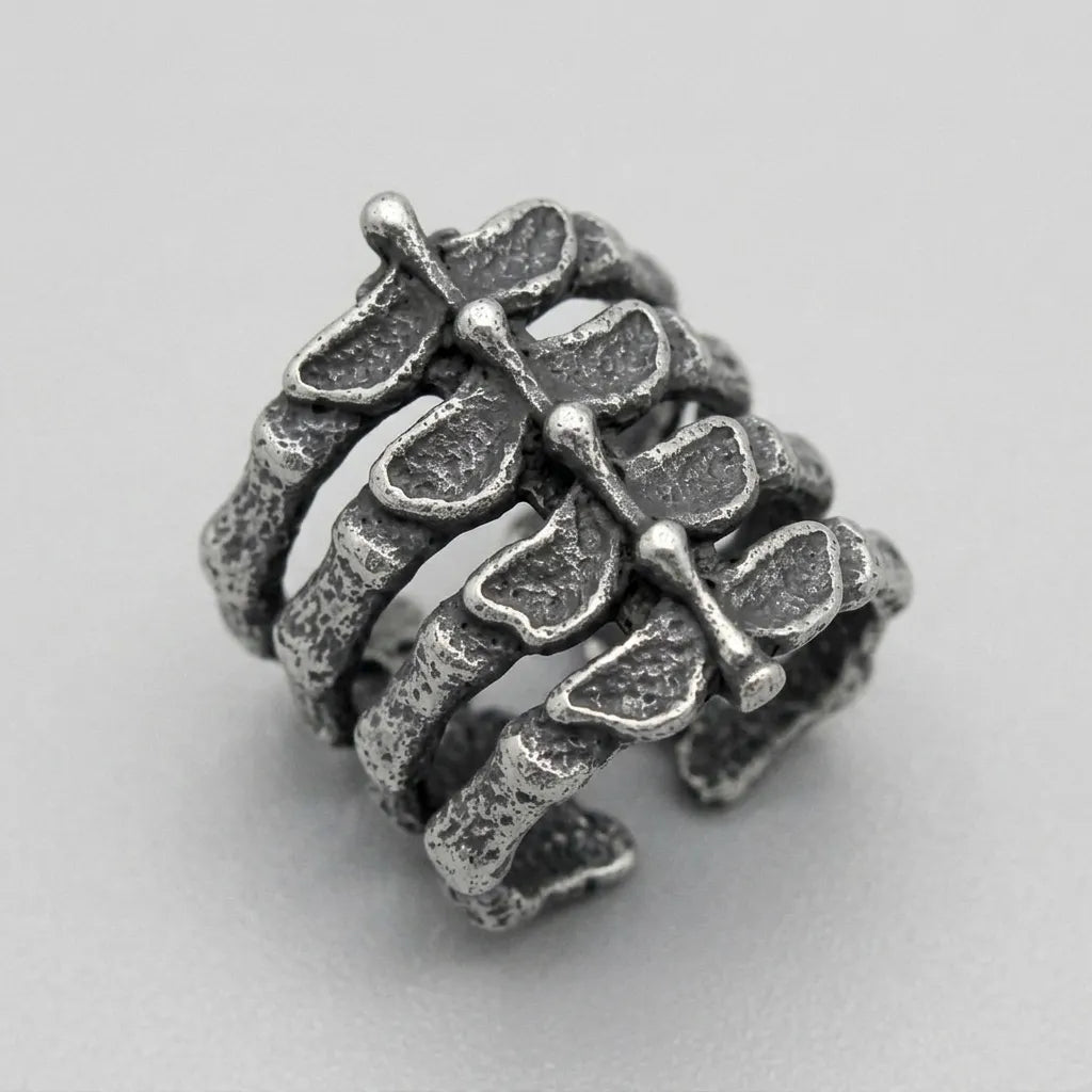 Dead Reckoning Spine Ring