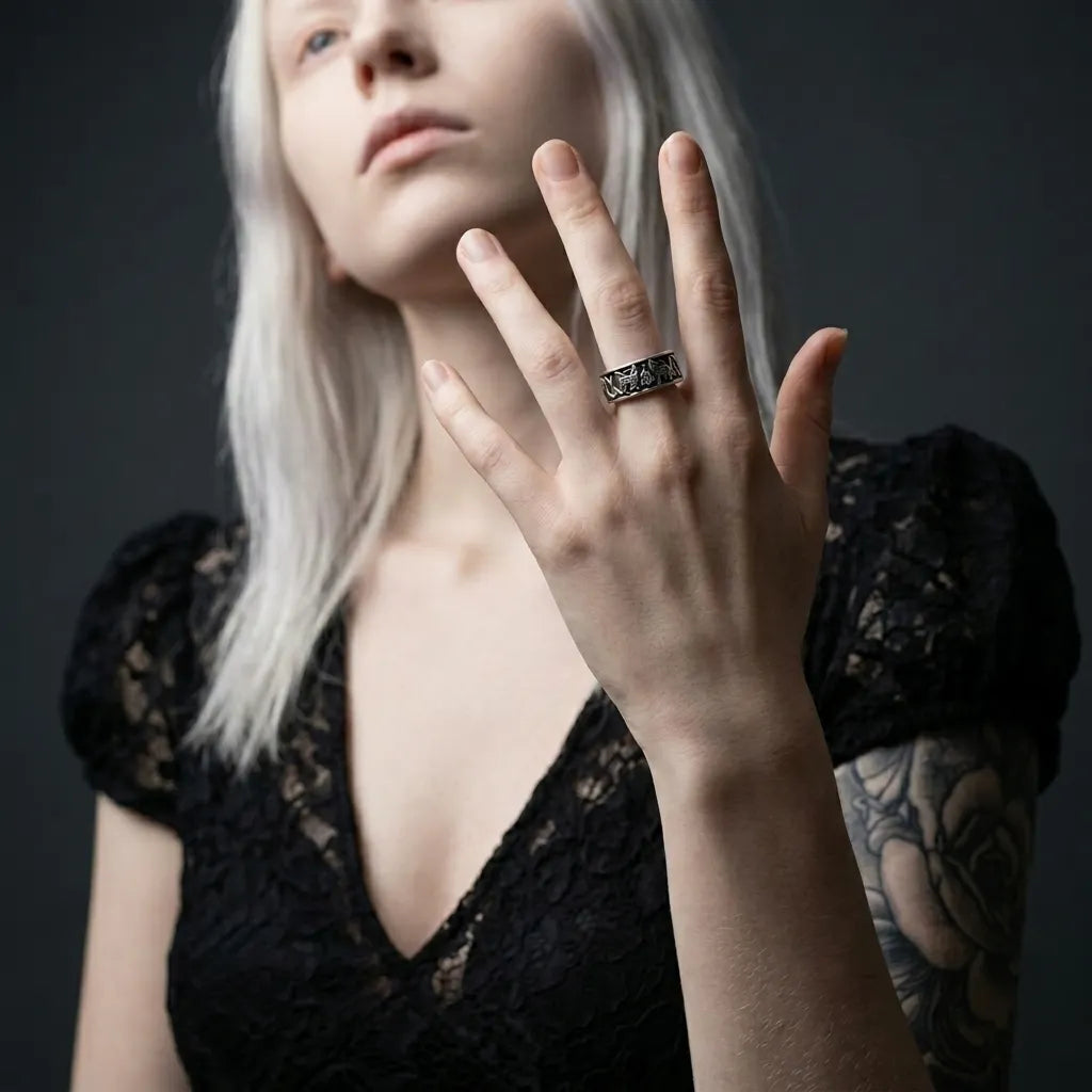 Knotwork Wolf Band Ring
